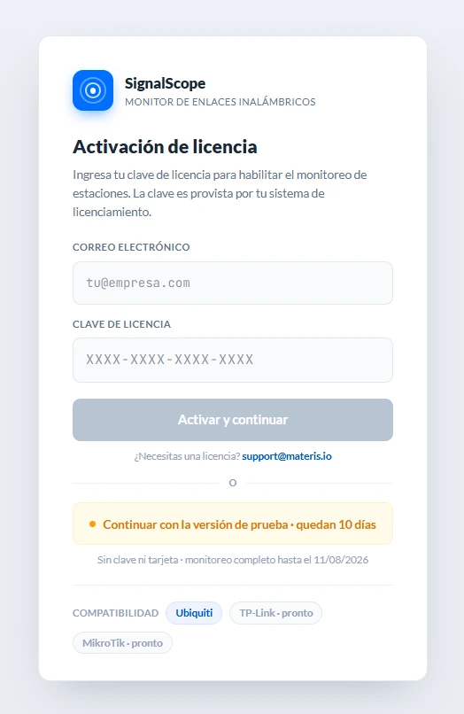 La pantalla de licencia: correo y clave para activar la Full, o el botón ámbar de continuar con la versión de prueba